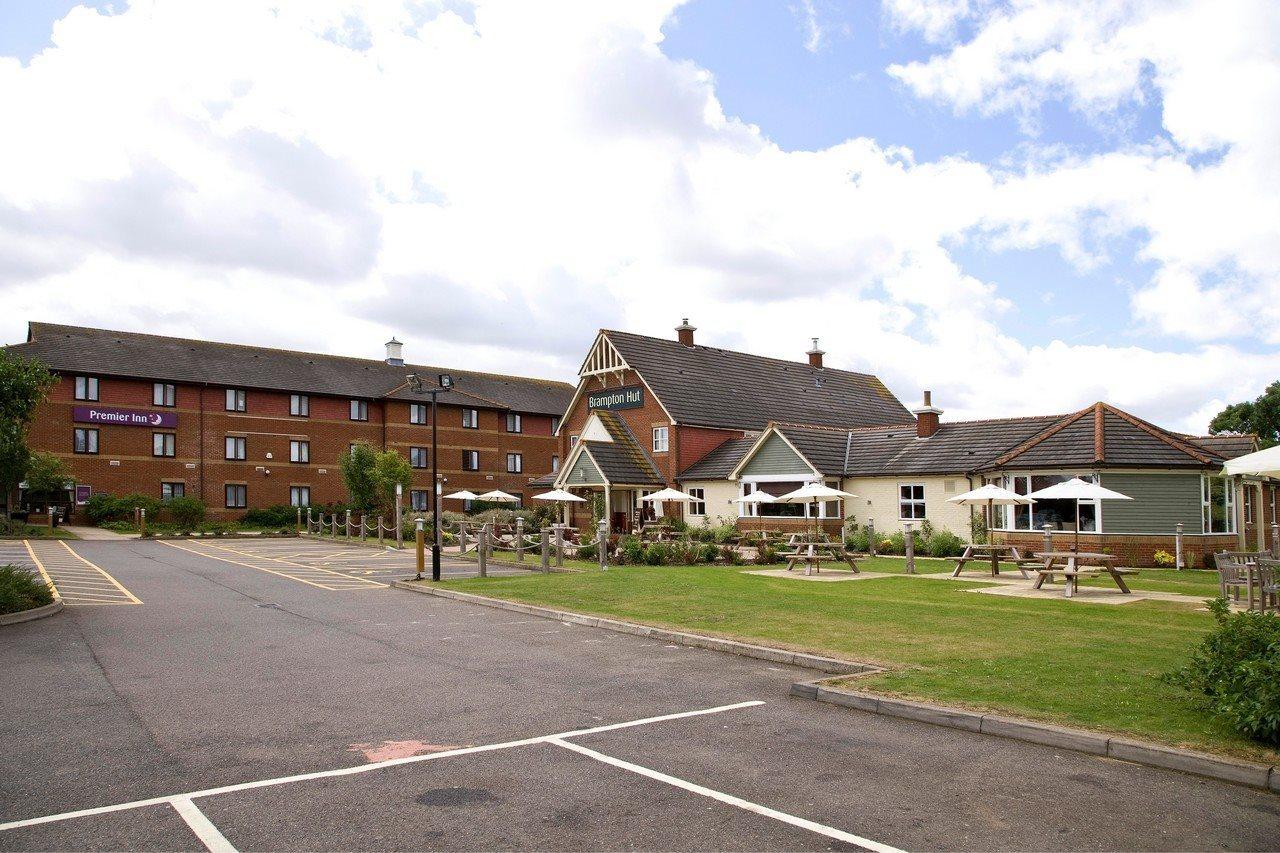 Premier Inn Huntingdon Esterno foto