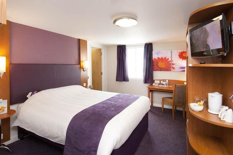 Premier Inn Huntingdon Esterno foto
