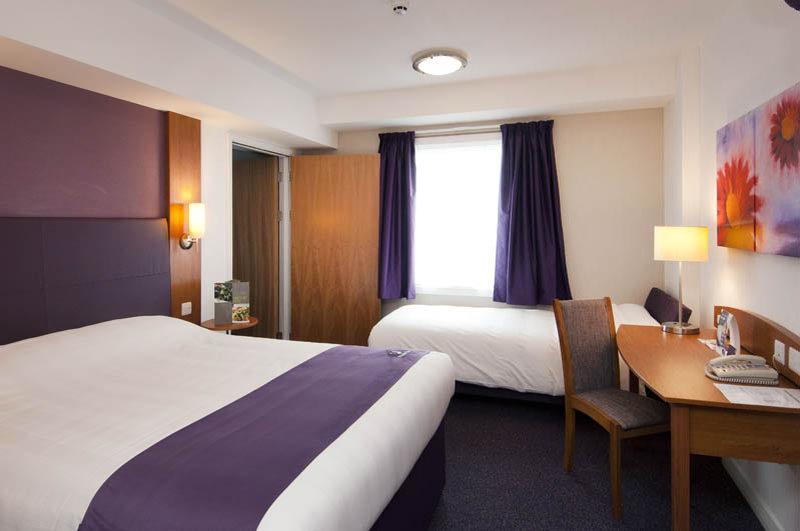 Premier Inn Huntingdon Esterno foto