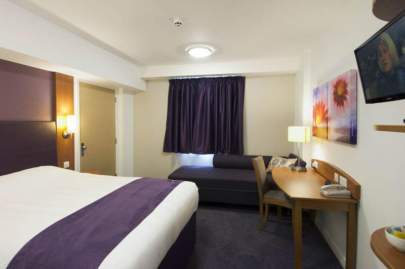 Premier Inn Huntingdon Esterno foto